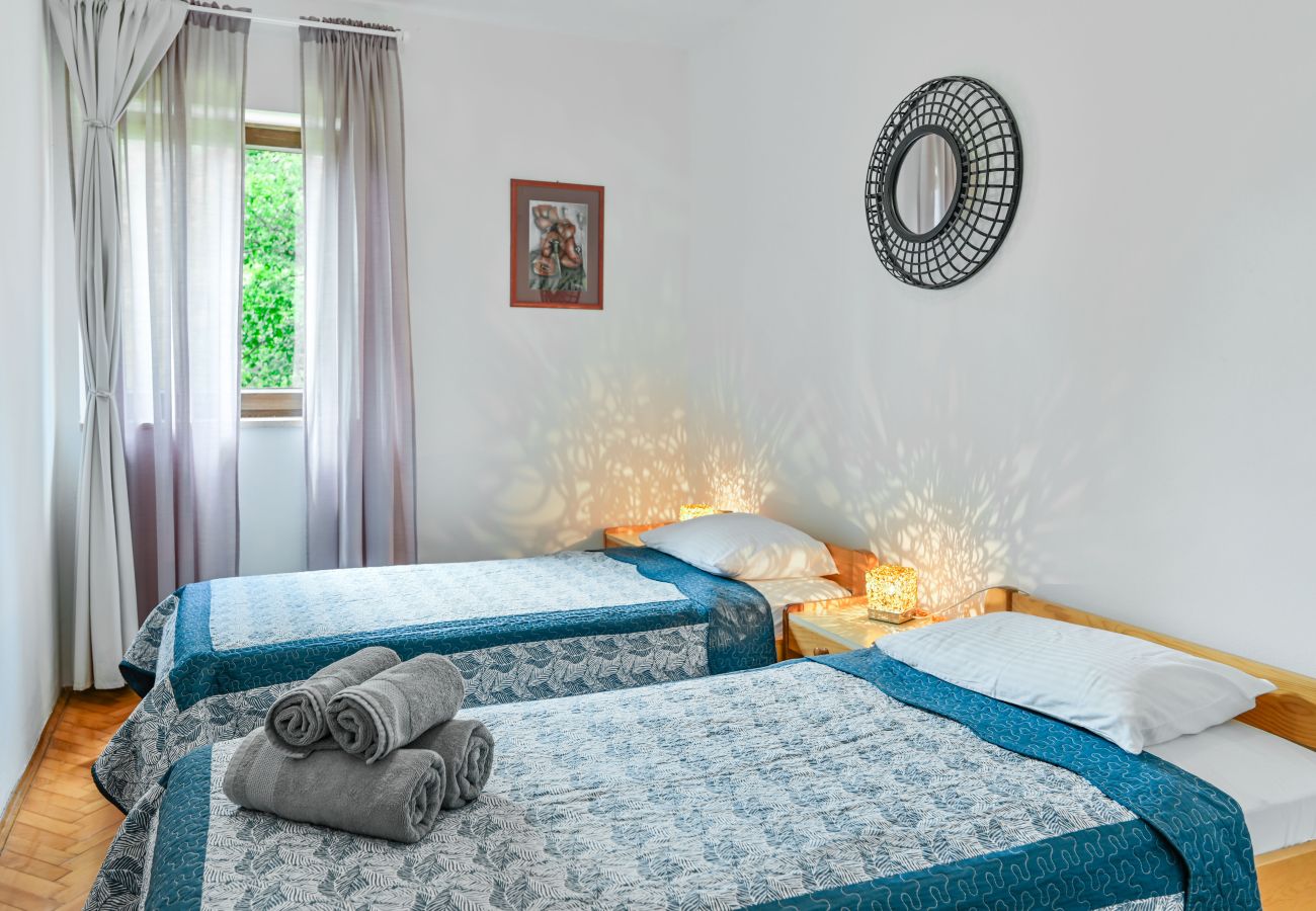 Вилла на Svetvincenat - Villa Ferlini in Central Istria with private 10000 m2 garden, wellness & family activities on plot