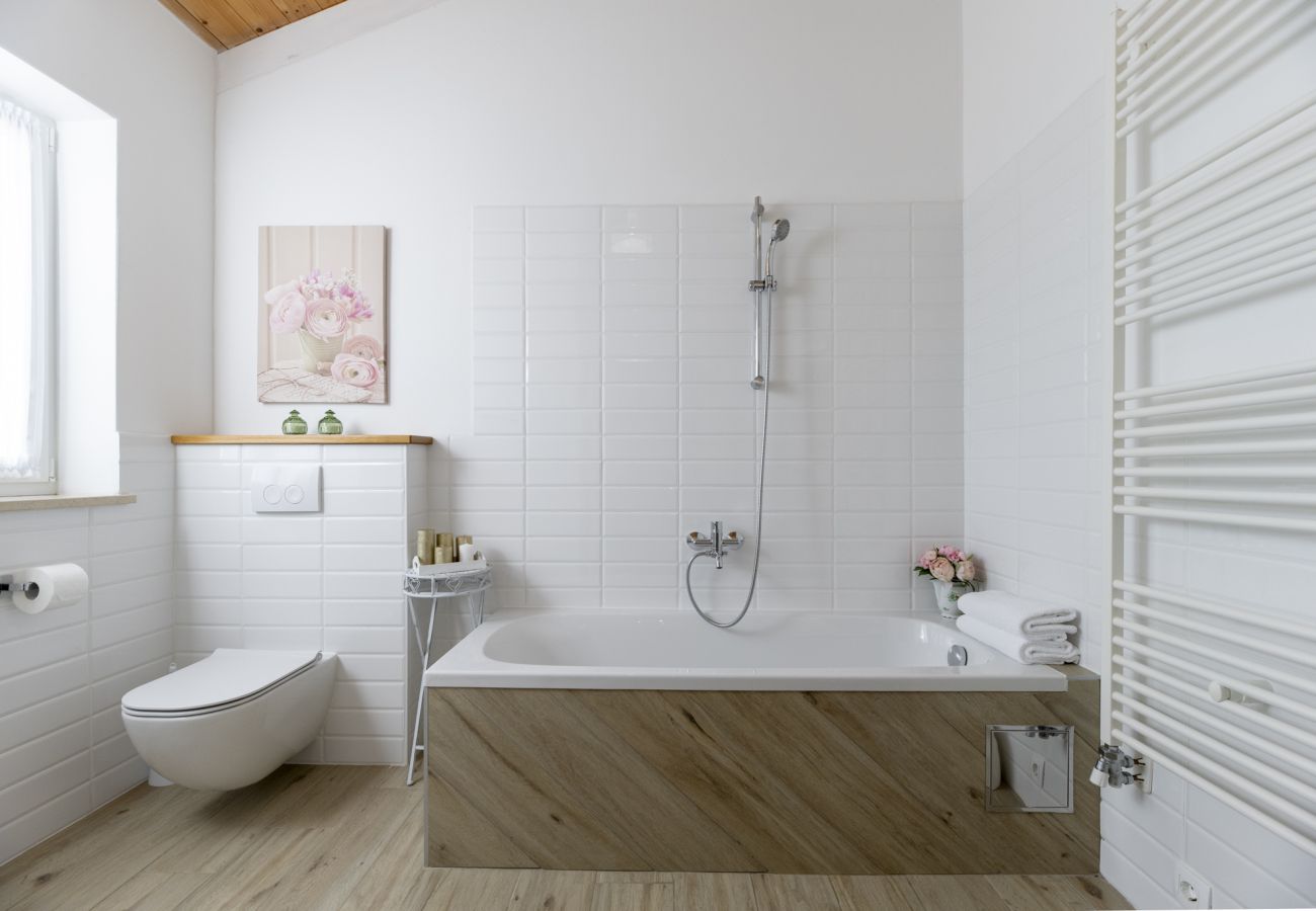 Вилла на Sveti Bartul - Villa Batelica near Labin with private pool, large garden, kids playground & sport activities 