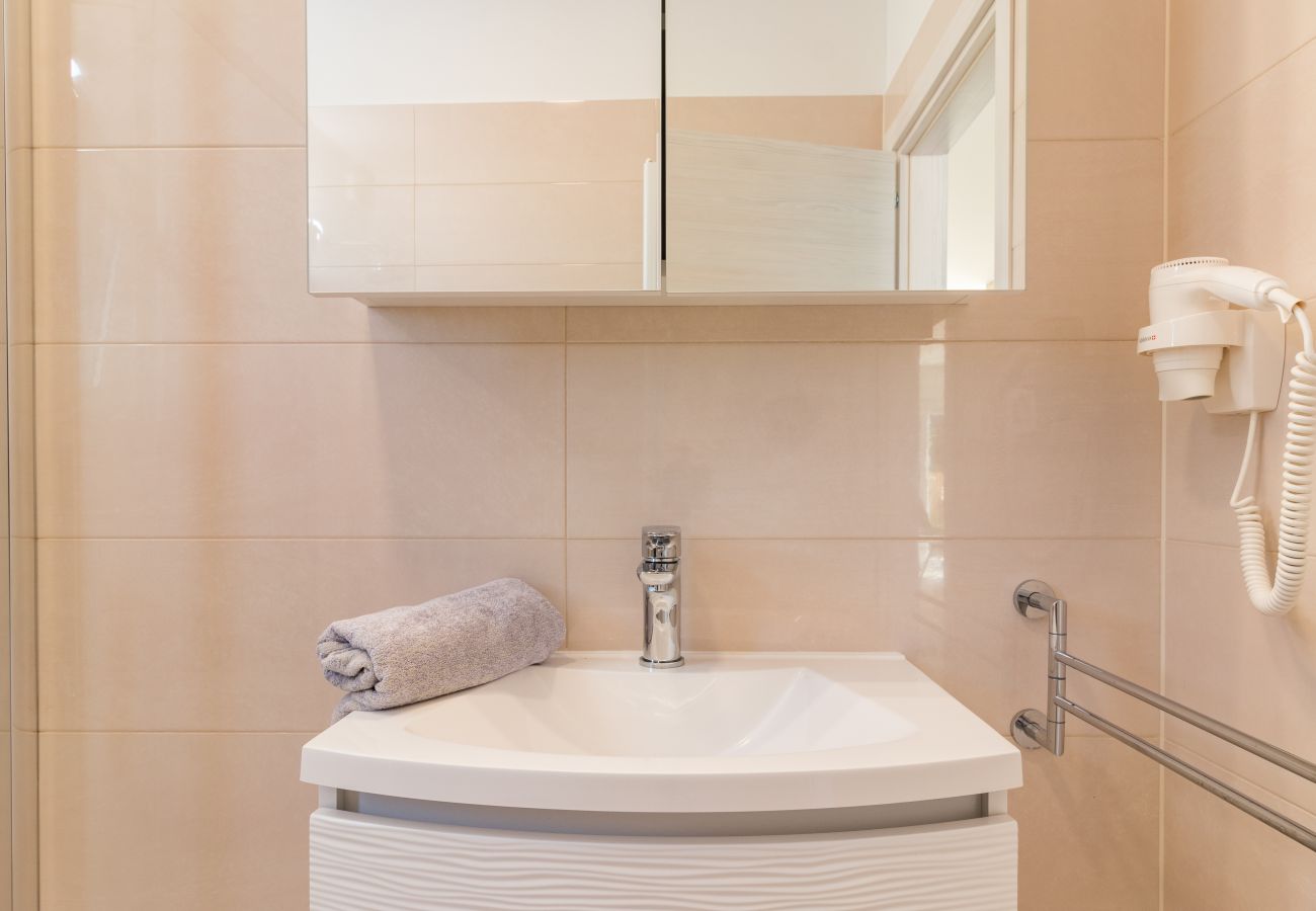 Вилла на Fažana - Villa Elena Deluxe in Fažana for 8 people with whirlpool, kids playground & private pool only 400 m from the beach