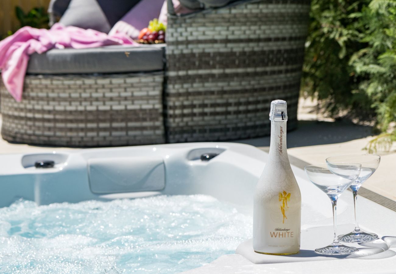Вилла на Fažana - Villa Elena Deluxe in Fažana for 8 people with whirlpool, kids playground & private pool only 400 m from the beach