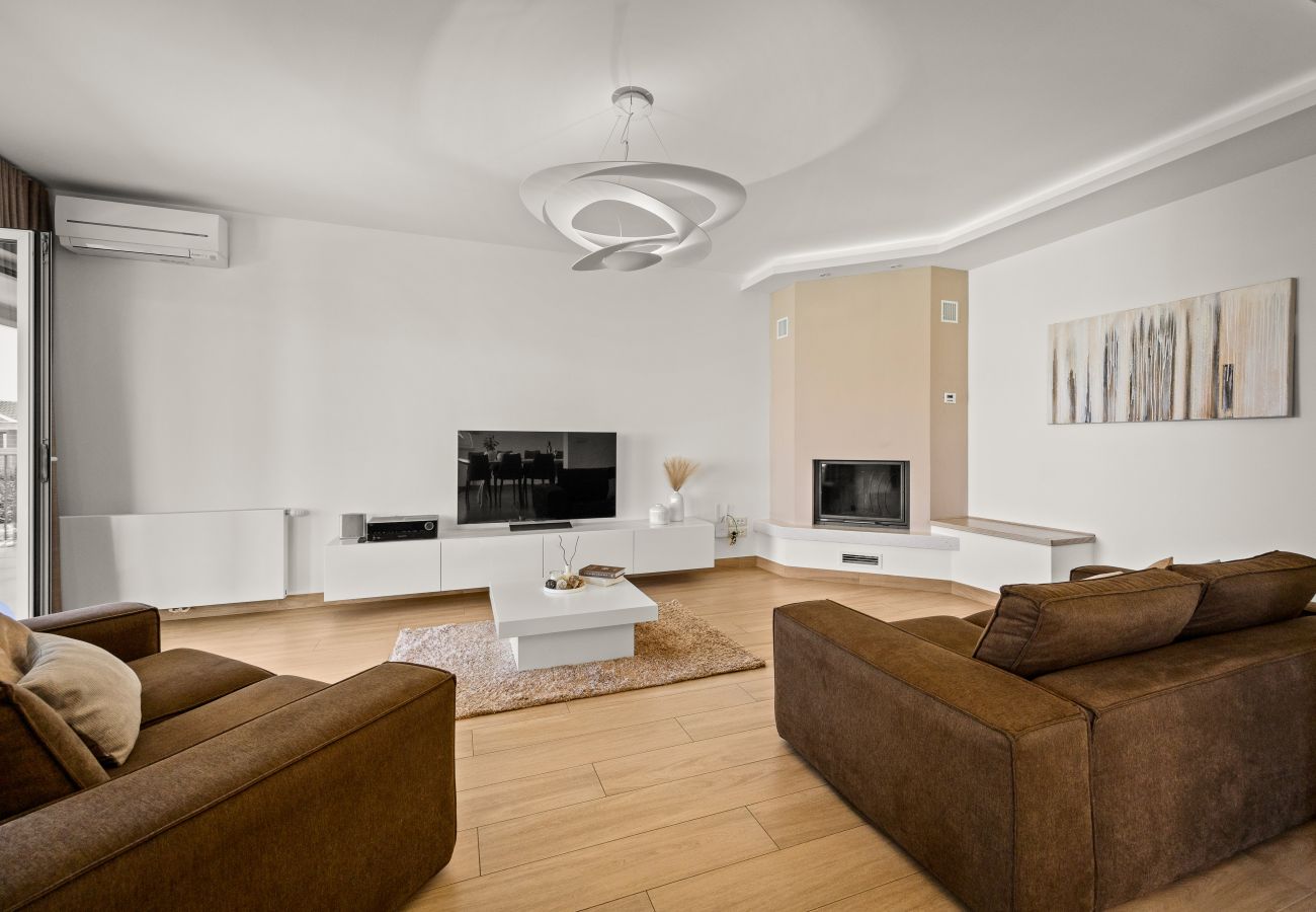 Вилла на Krancici - Villa Silvia near Poreč for 10 people with infinity pool and large playground