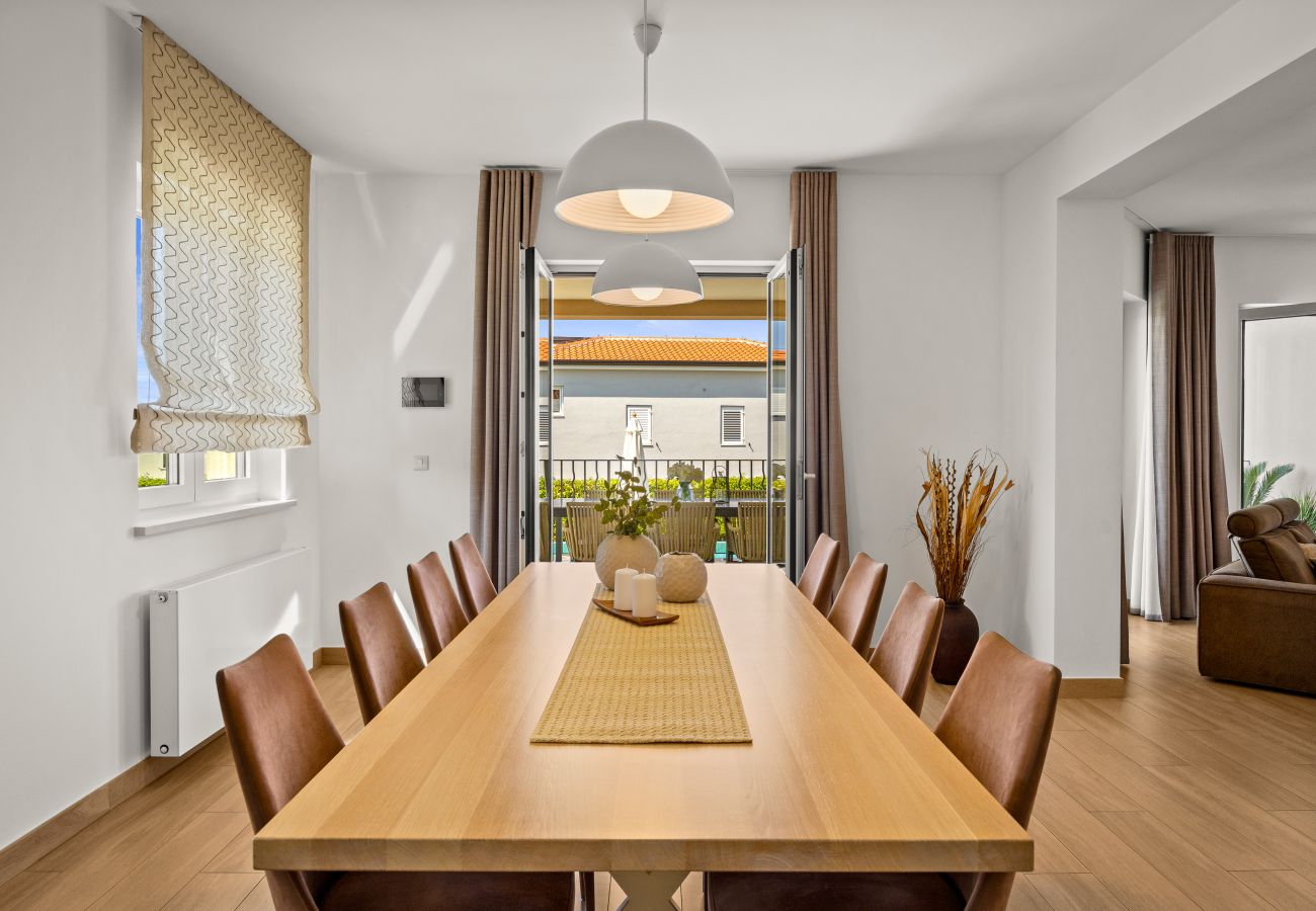 Вилла на Krancici - Villa Silvia near Poreč for 10 people with infinity pool and large playground