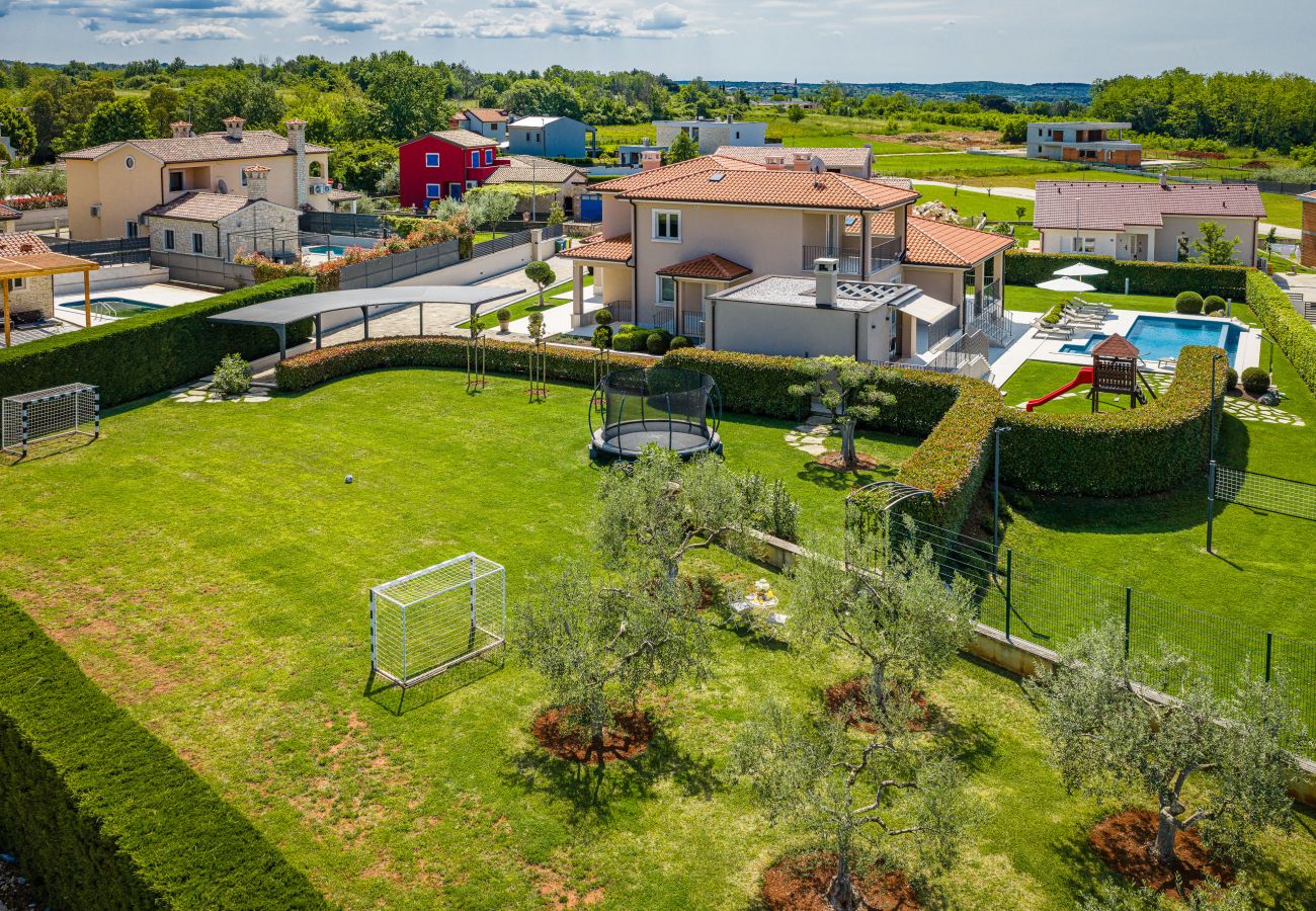 Вилла на Krancici - Villa Silvia near Poreč for 10 people with infinity pool and large playground