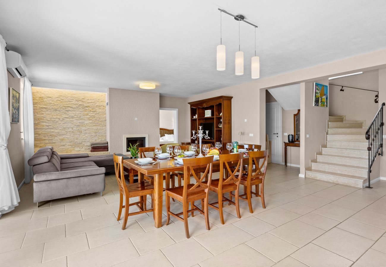Вилла на Babudri - Villa Babudri near Poreč for 10 people with jacuzzi & spa