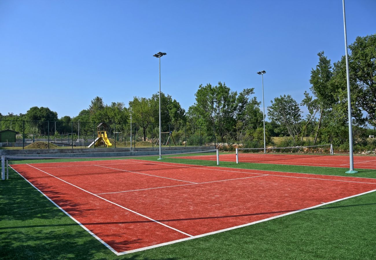 Вилла на Ladici - Villa Elena u Ladicima for 8 people with private pool & sports complex in Central Istria