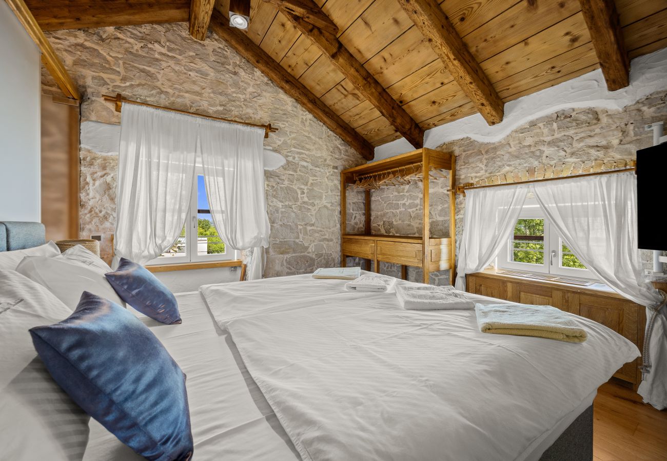 Вилла на Žudetici - Villa Blazeni Miroslav Bulesic in Central Istria for 8 people with private heated pool and sauna