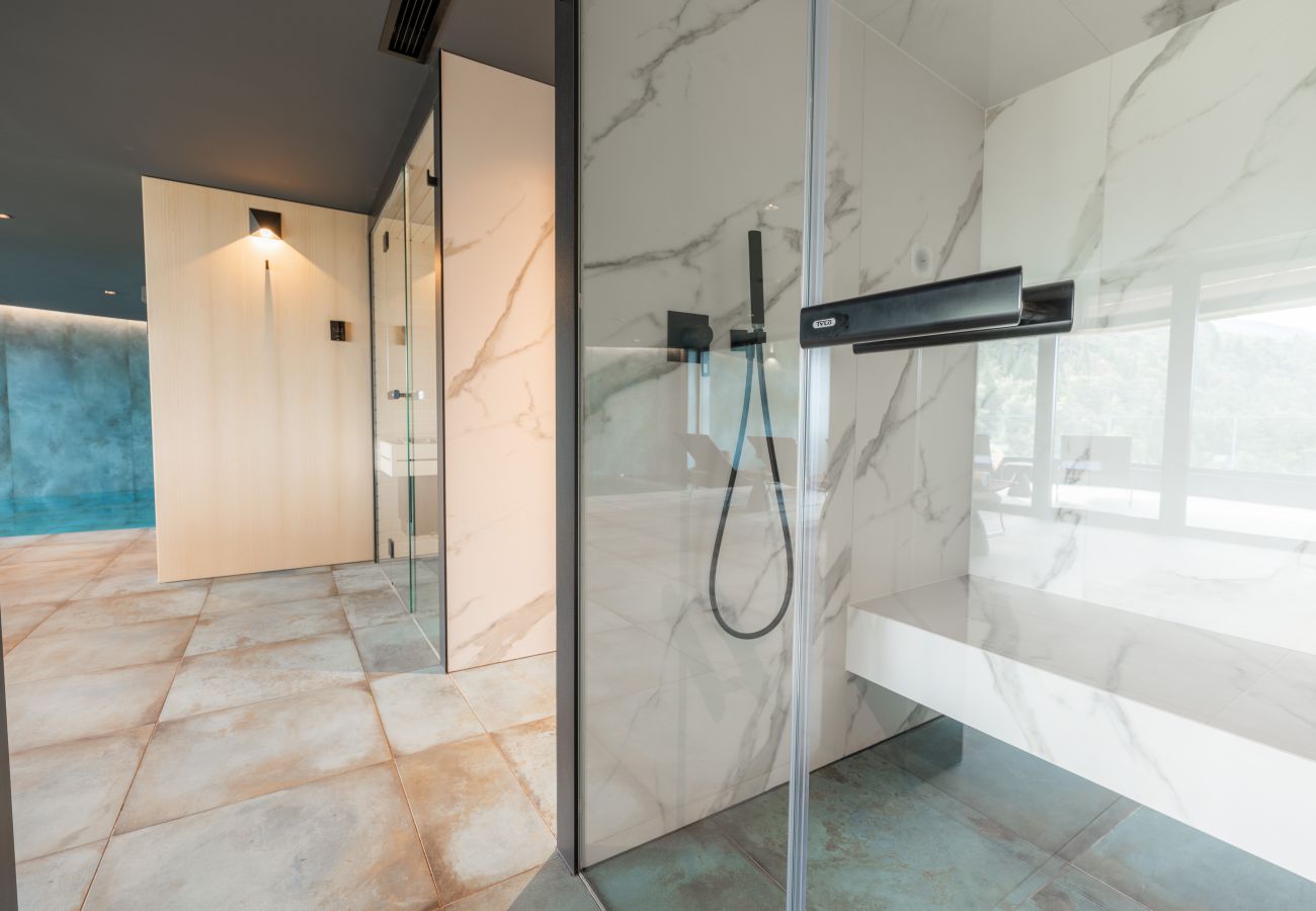 Вилла на Mošcenice - Villa 3.0 near Opatija for 8 people with indoor and outdoor pool & wellness
