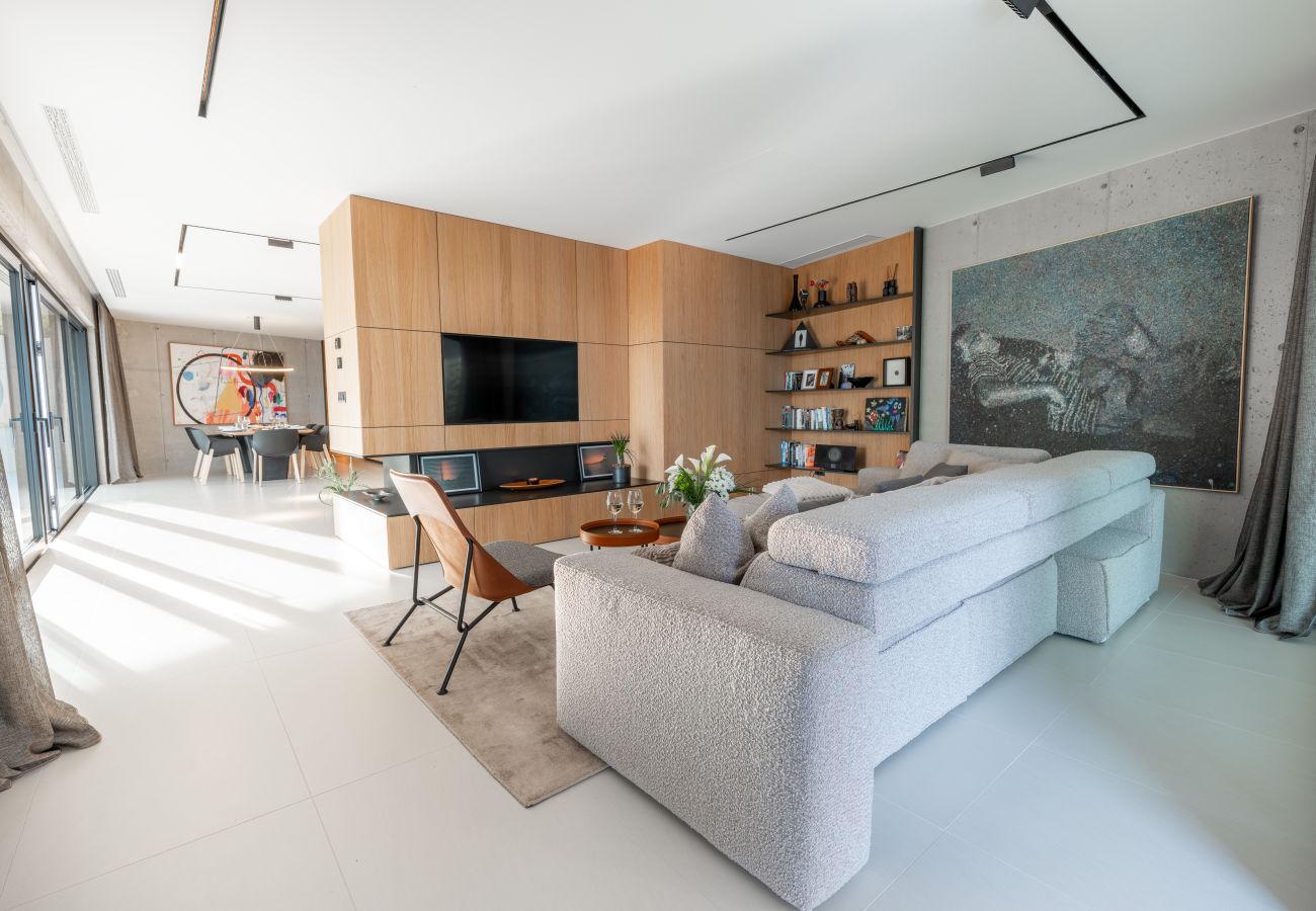 Вилла на Mošcenice - Villa 3.0 near Opatija for 8 people with indoor and outdoor pool & wellness