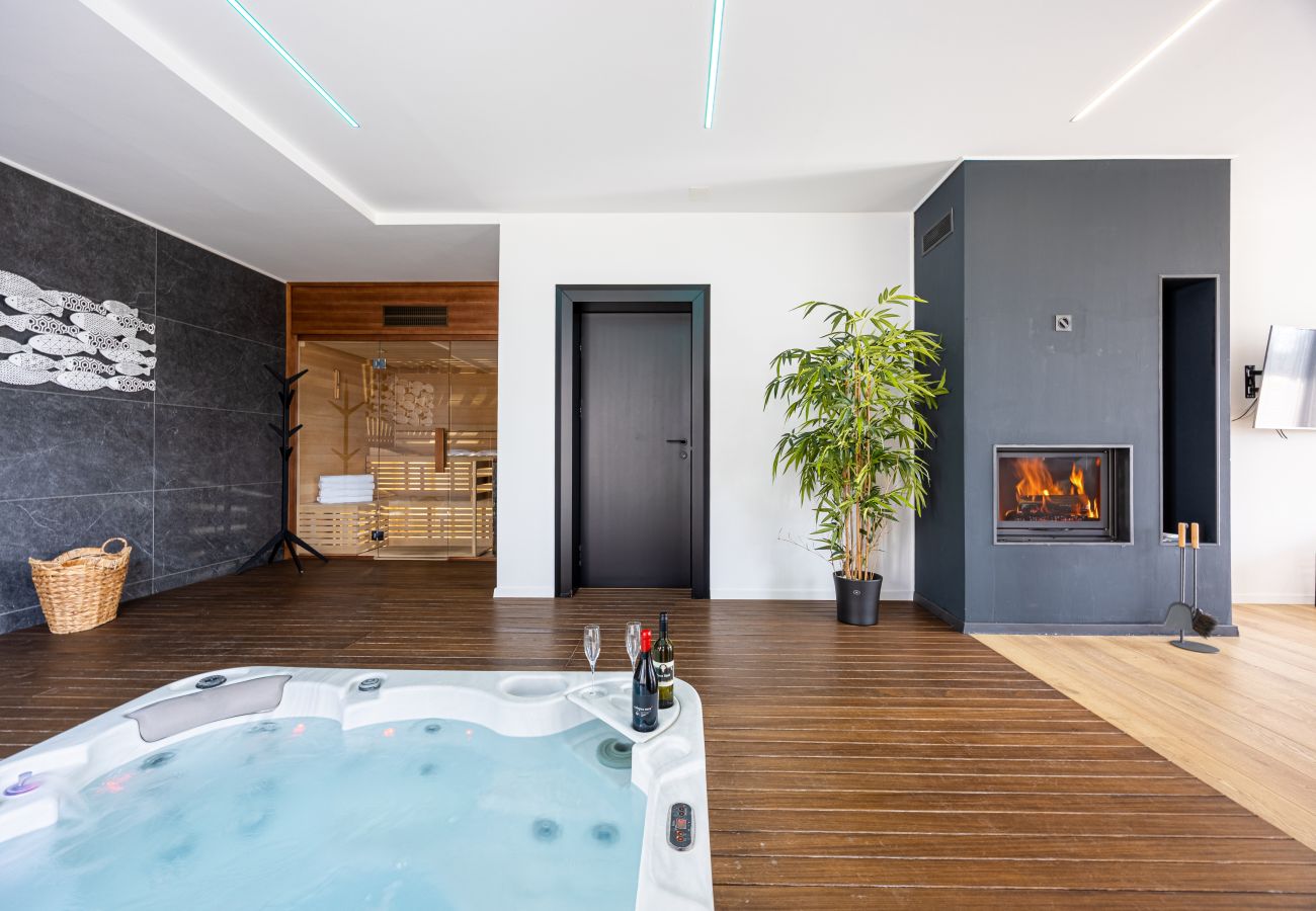 Вилла на Nedešcina - Villa Valpinia for 8 people in Labin - Rabac with 40 m2 heated pool, indoor jacuzzi & sauna