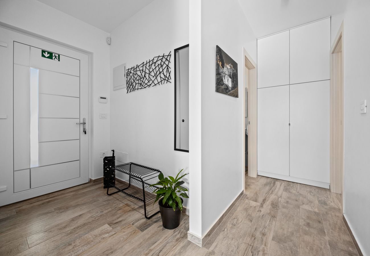 Вилла на Galižana - Villa Lu near Fažana for 7 people with private pool, kids playground & sea view