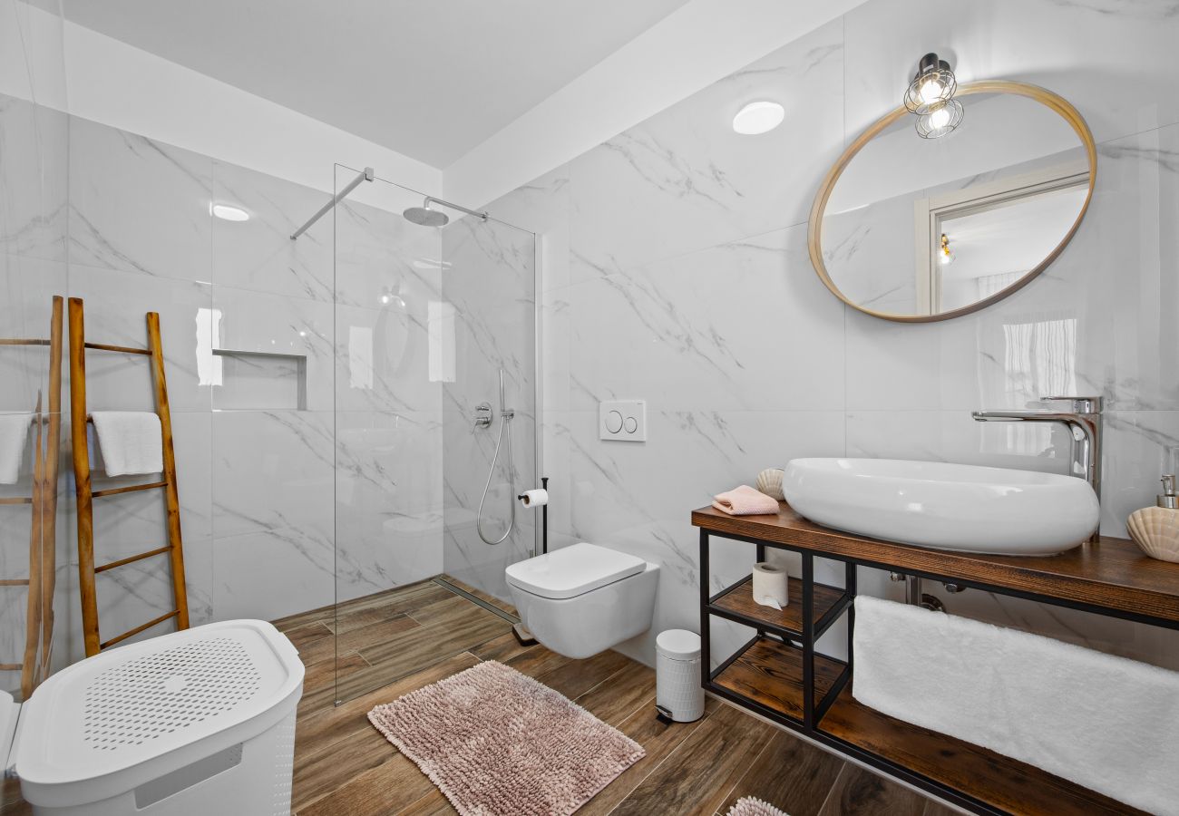 Вилла на Galižana - Villa Lu near Fažana for 7 people with private pool, kids playground & sea view