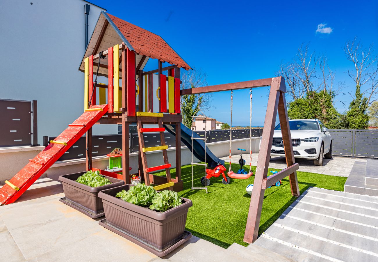 Вилла на Galižana - Villa Lu near Fažana for 7 people with private pool, kids playground & sea view