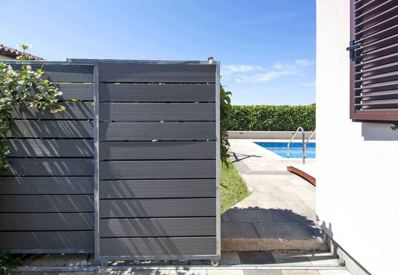 Вилла на Marcana - Holiday House Gortan for 7 people near Pula with children playground and private pool - pet friendly
