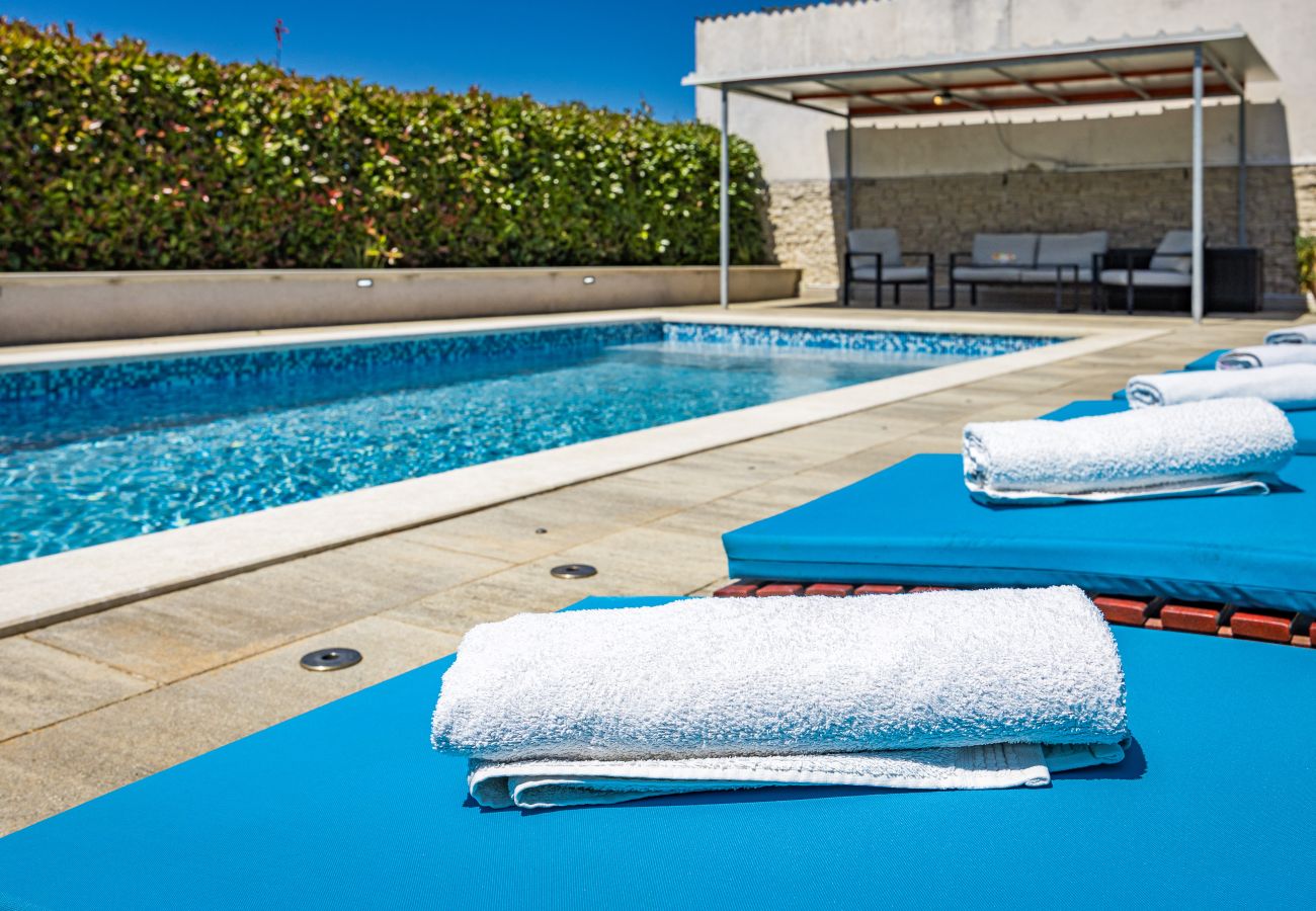 Вилла на Marcana - Holiday House Gortan for 7 people near Pula with children playground and heated pool
