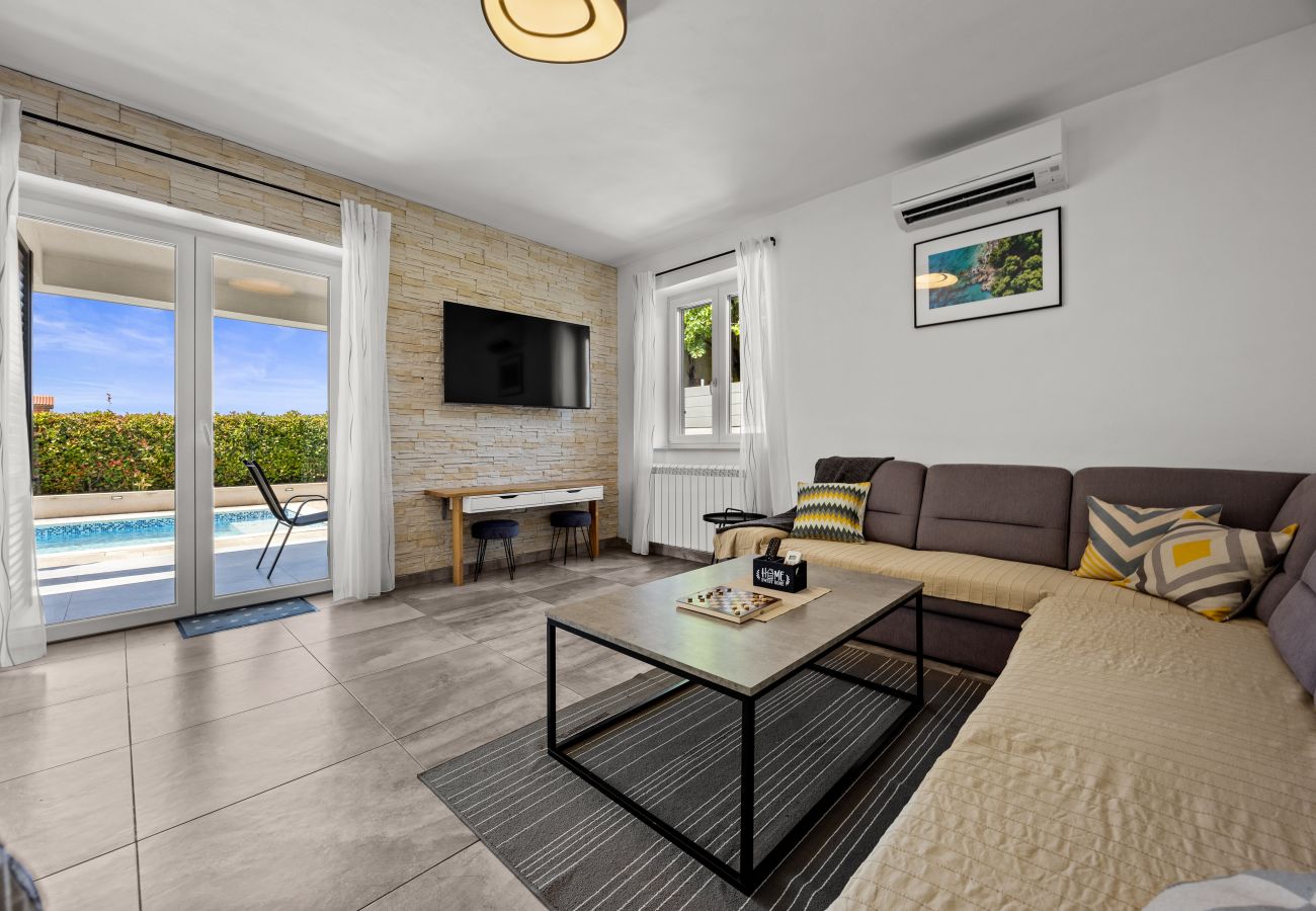 Вилла на Marcana - Holiday House Gortan for 7 people near Pula with children playground and heated pool