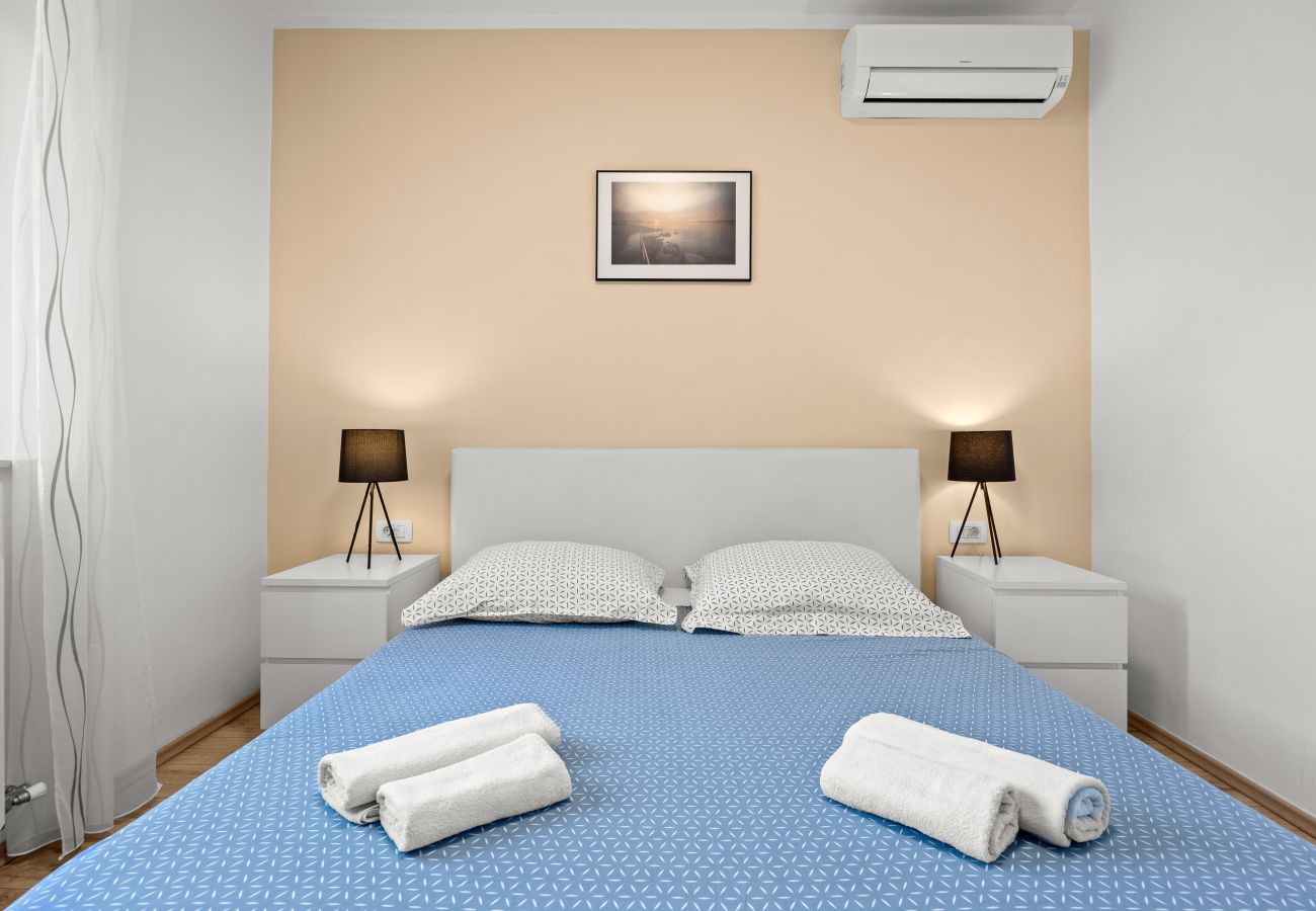 Вилла на Marcana - Holiday House Gortan for 7 people near Pula with children playground and heated pool