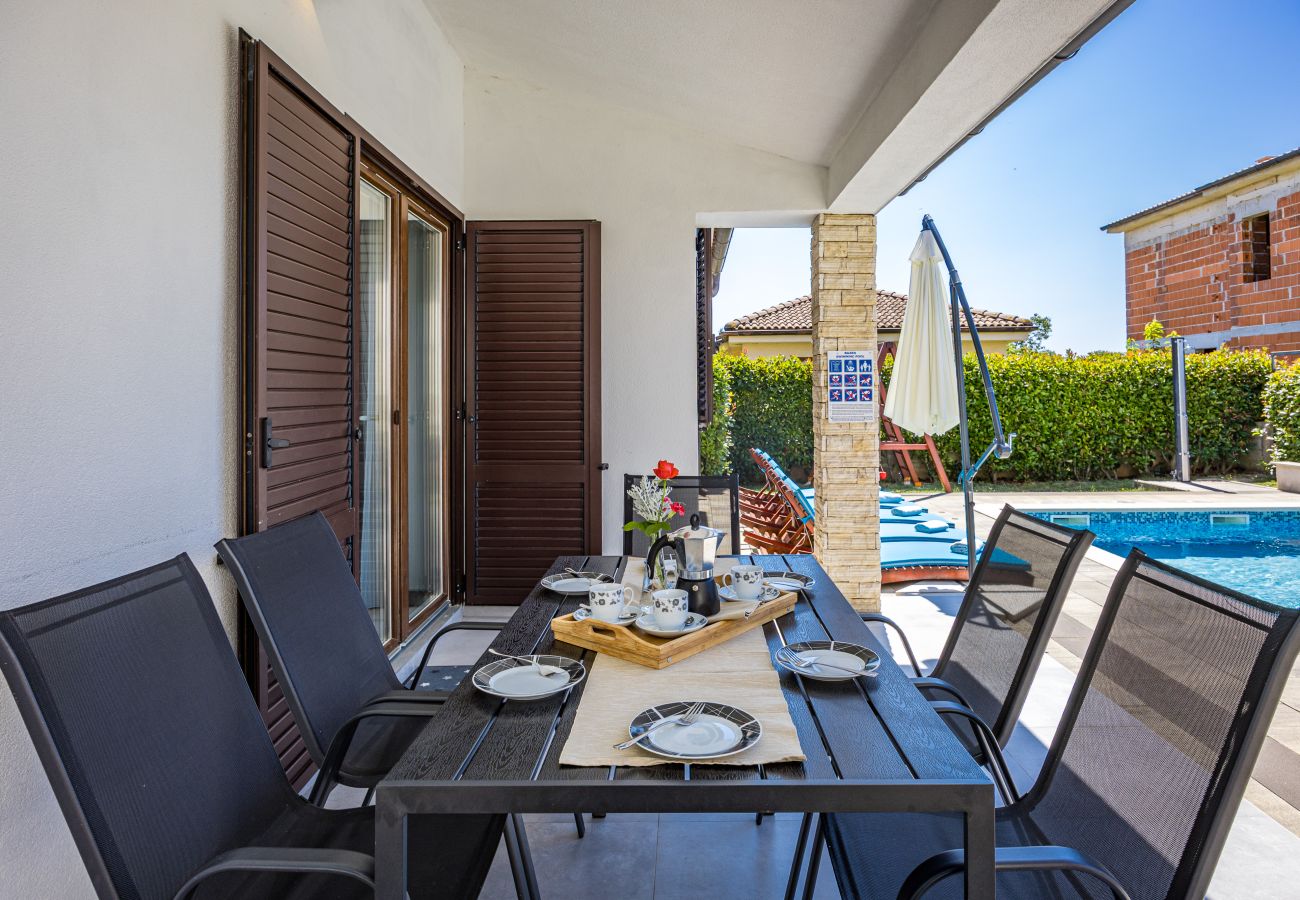Вилла на Marcana - Holiday House Gortan for 7 people near Pula with children playground and heated pool