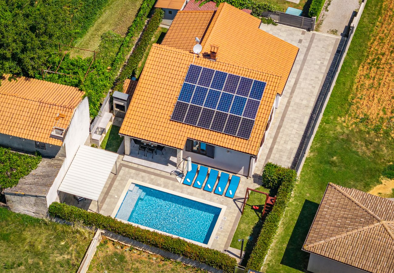 Вилла на Marcana - Holiday House Gortan for 7 people near Pula with children playground and heated pool