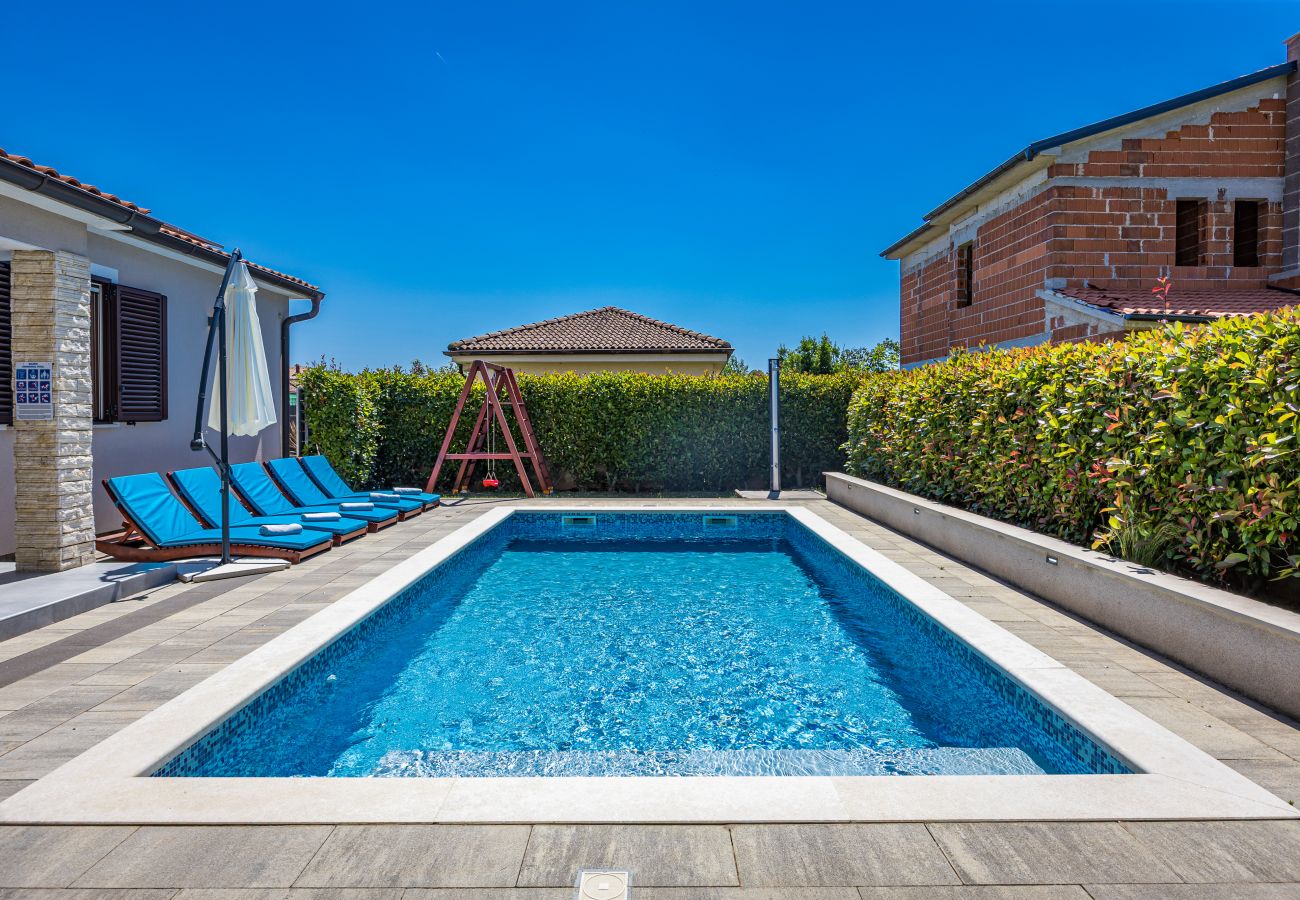 Вилла на Marcana - Holiday House Gortan for 7 people near Pula with children playground and heated pool