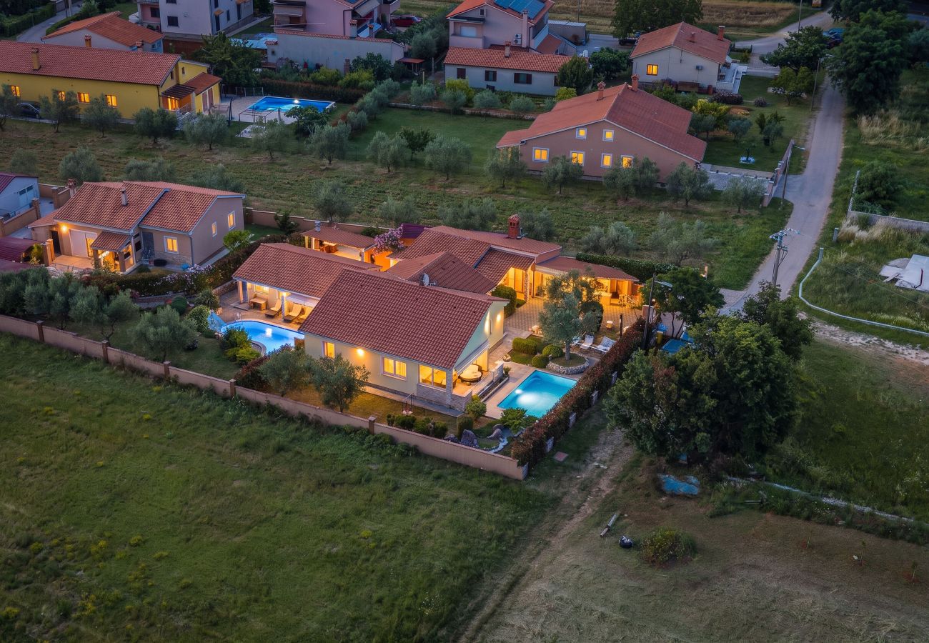 Вилла на Marcana - Villa Sole Istria near Pula for 7 people with jacuzzi and children playground