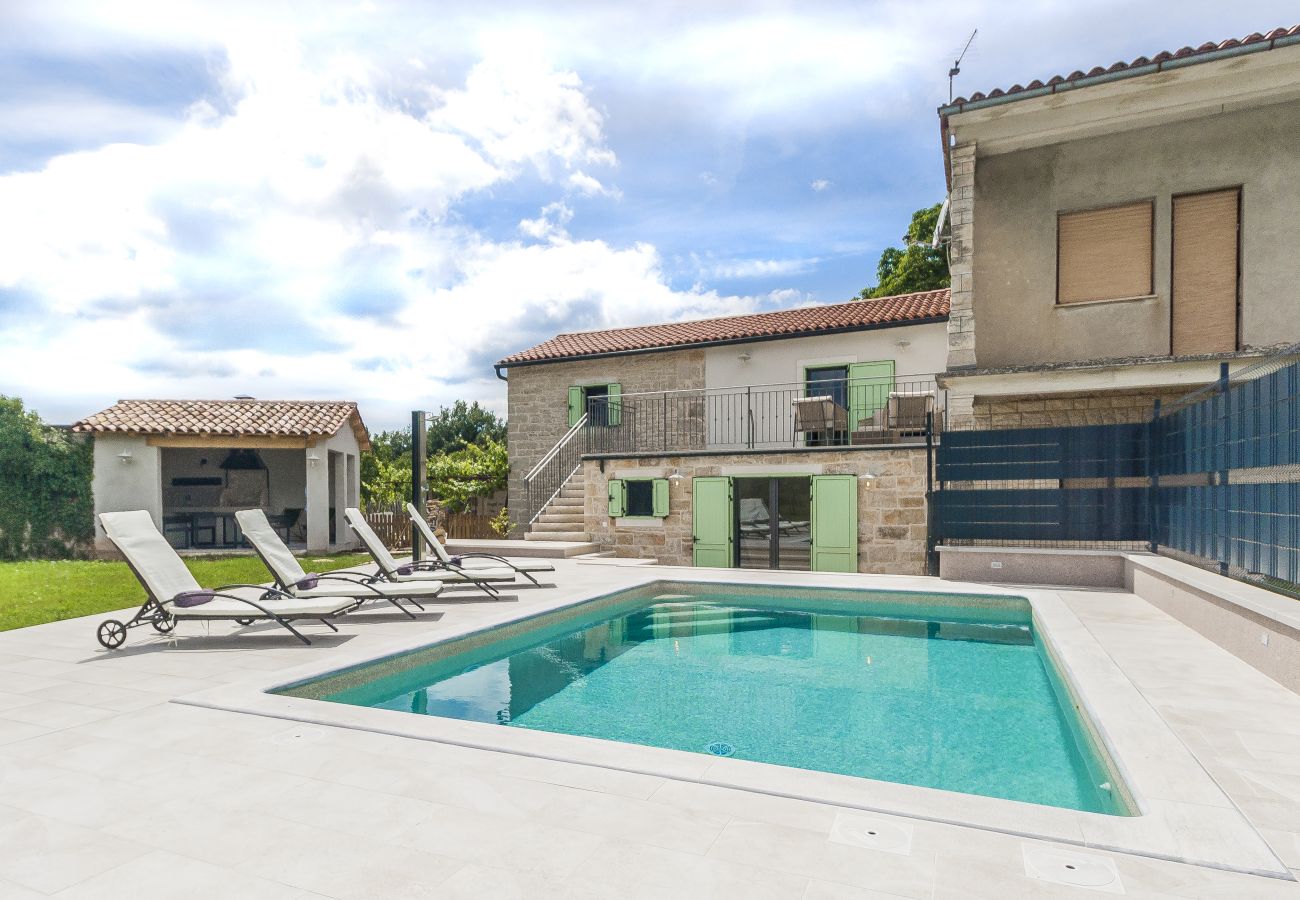 Вилла на Modrušani - Villa Doda in Central Istria for 6 people with heated pool and sauna