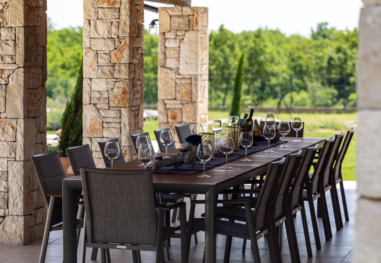 Вилла на Hrboki - Villa Antea for 10 people near Barban with heated pool 75 m2 - welness & large garden