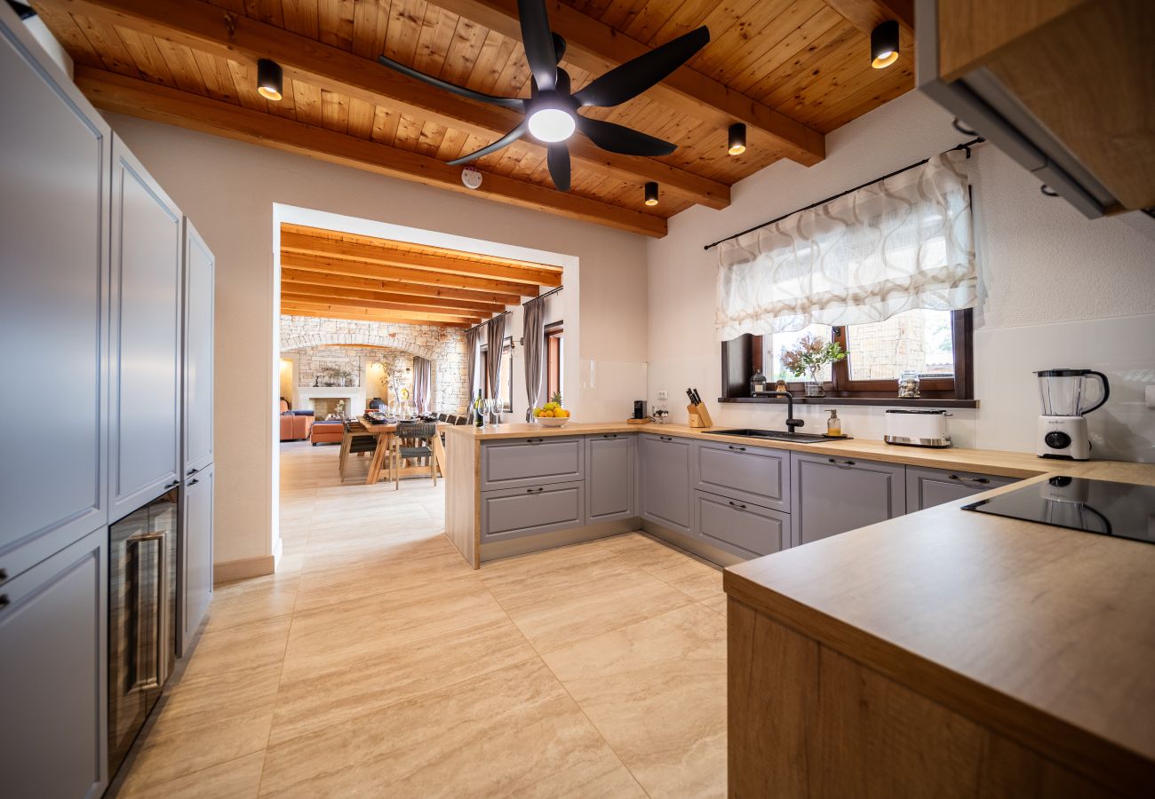 Вилла на Hrboki - Villa Antea for 10 people near Barban with heated pool 75 m2 - welness & large garden