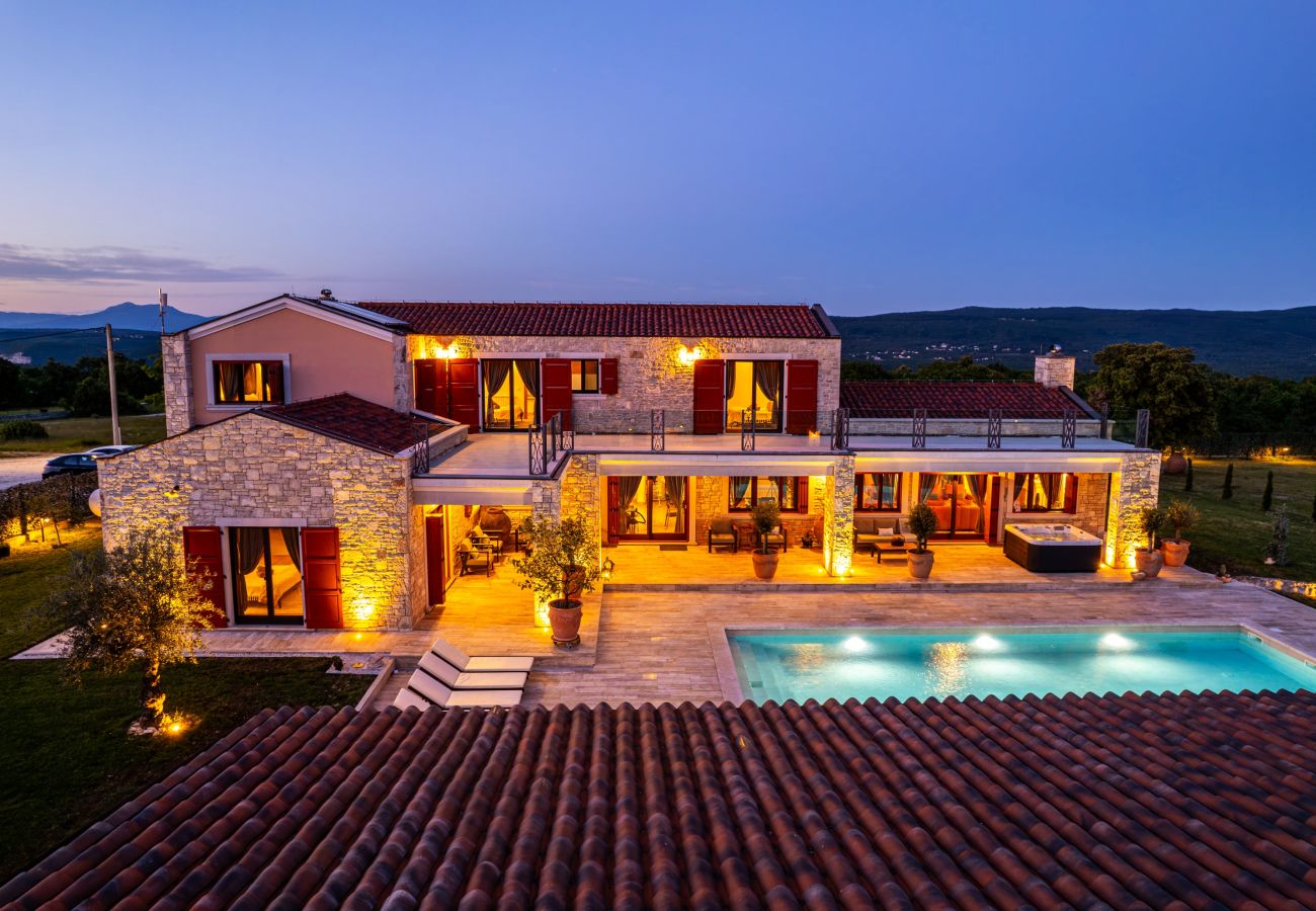 Вилла на Hrboki - Villa Antea for 10 people near Barban with heated pool 75 m2 - welness & large garden