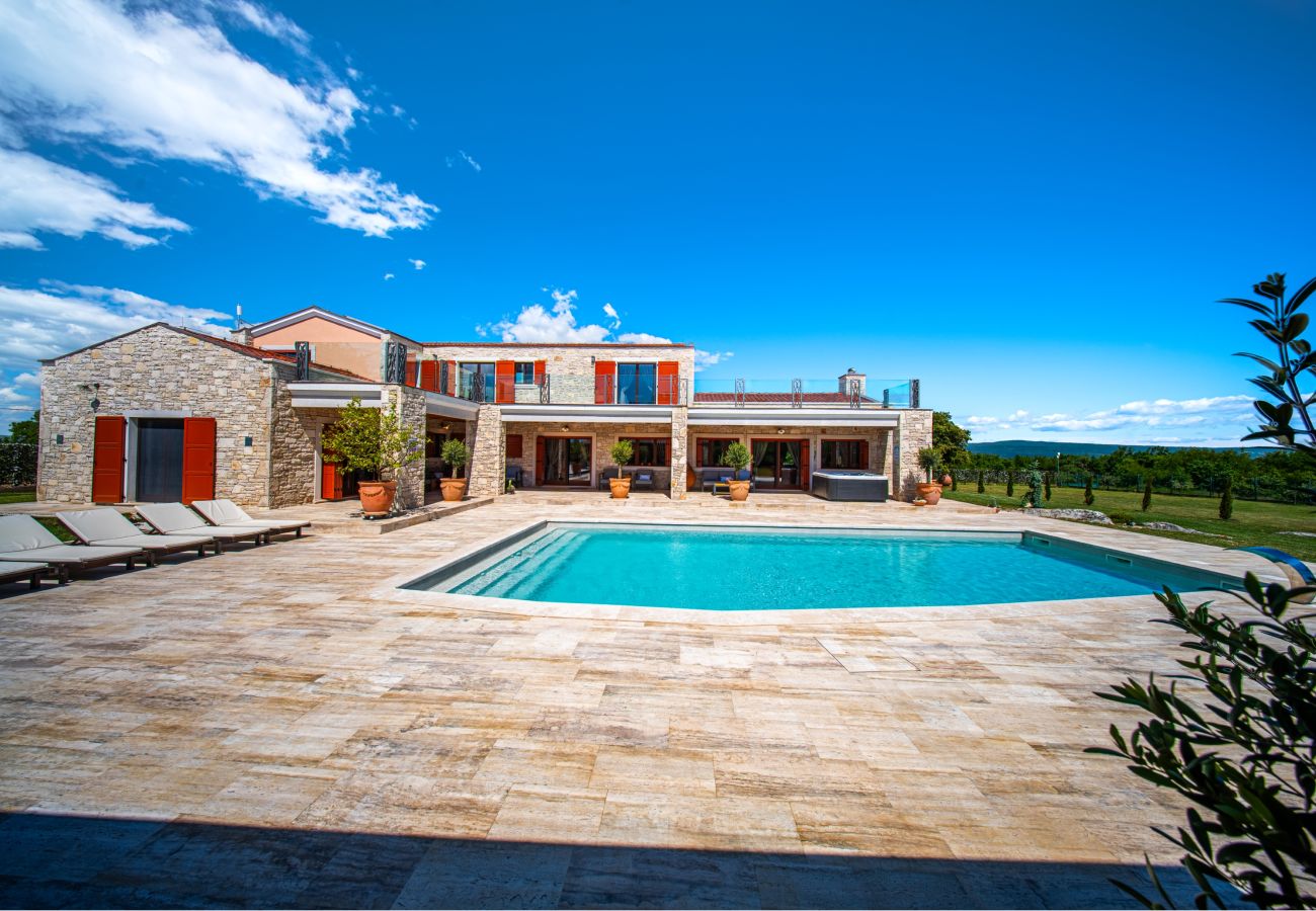 Вилла на Hrboki - Villa Antea for 10 people near Barban with heated pool 75 m2 - welness & large garden