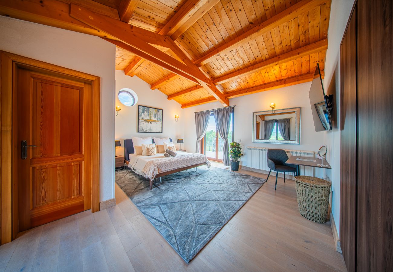 Вилла на Hrboki - Villa Antea for 10 people near Barban with heated pool 75 m2 - welness & large garden