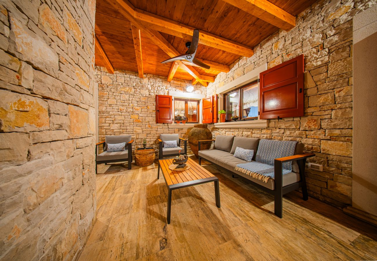Вилла на Hrboki - Villa Antea for 10 people near Barban with heated pool 75 m2 - welness & large garden