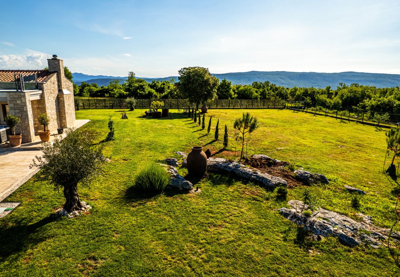 Вилла на Hrboki - Villa Antea for 10 people near Barban with heated pool 75 m2 - welness & large garden