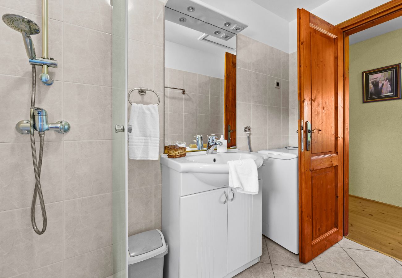 Вилла на Sveti Kirin - House Edera in Central Istria for 6 people with large garden and salt - water private pool