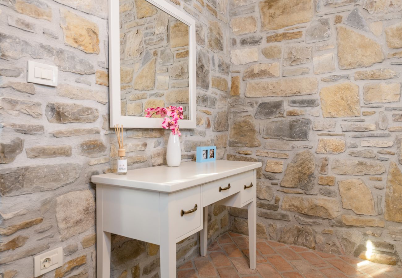 Вилла на Buzet - Villa Denis Village in Central Istria for 28 people pet friendly complex of 4 stone houses