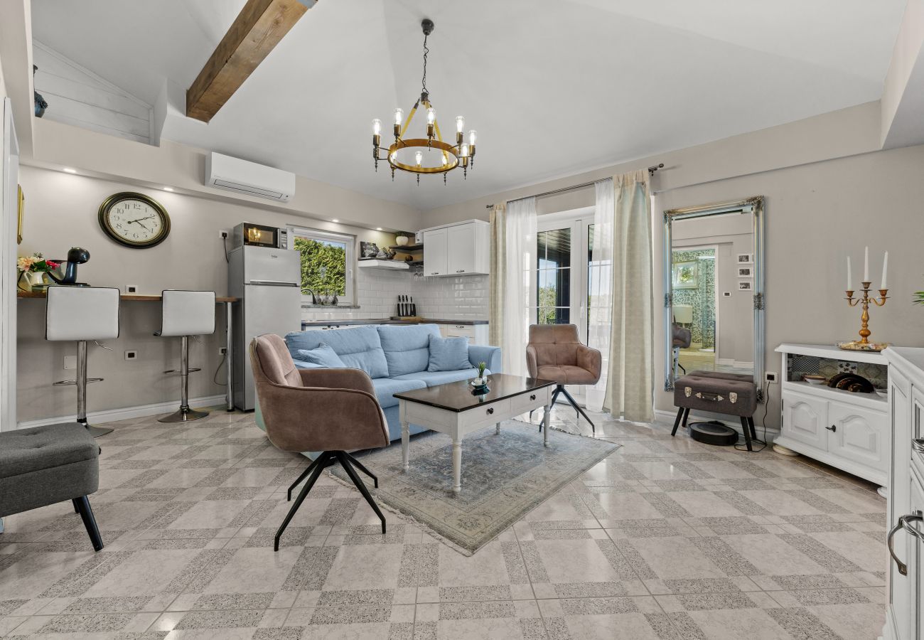 Вилла на Salakovci - Villa Krasna Kuća for 5 people near Labin - Rabac with private heated pool
