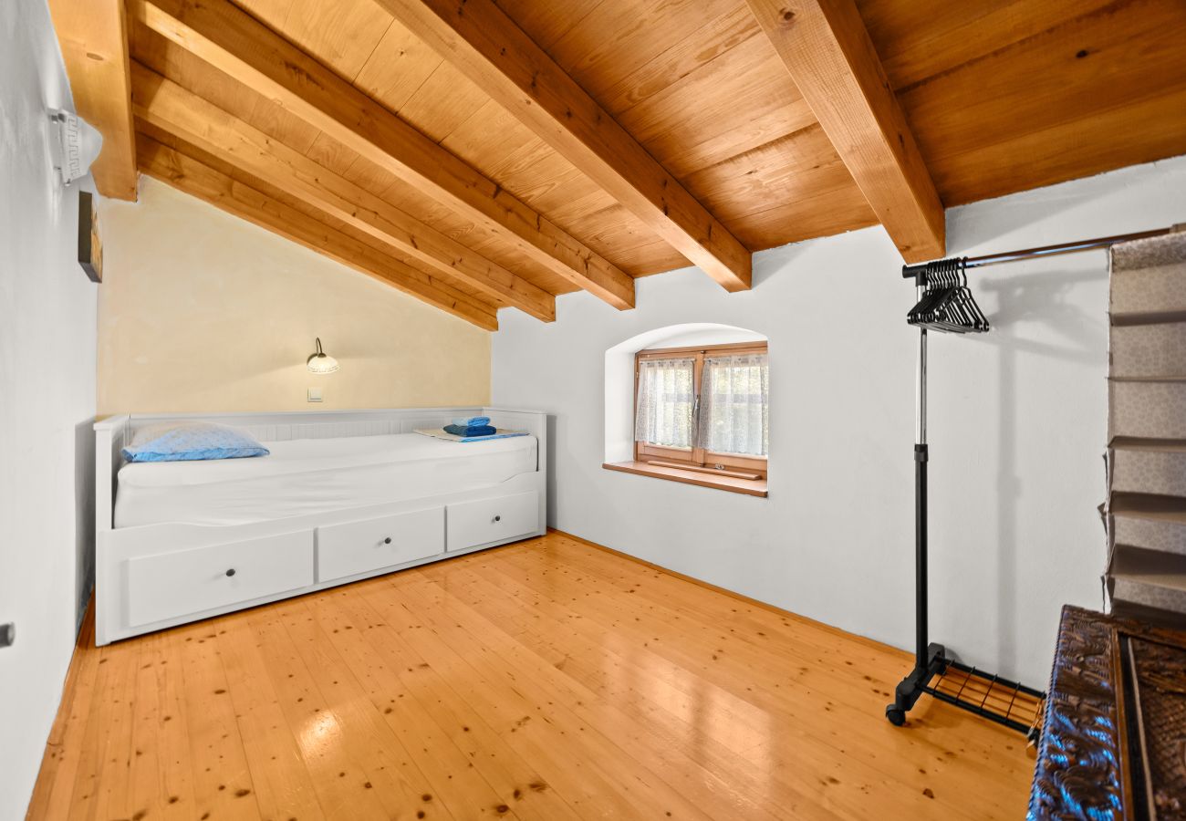 Вилла на Divšici - Villa Boduleri for 9 people in Central Istria with private pool & children playground 