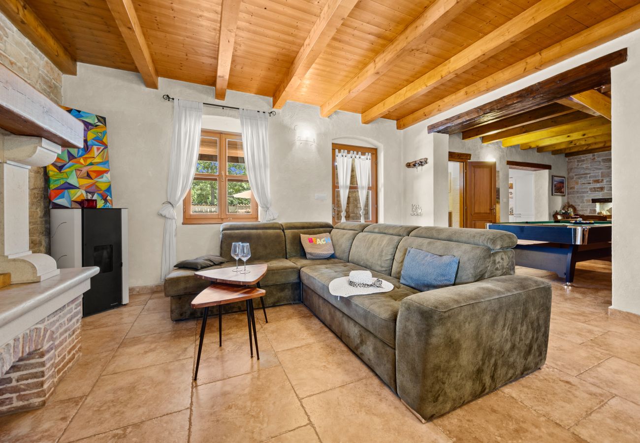 Вилла на Divšici - Villa Boduleri for 9 people in Central Istria with private pool & children playground 