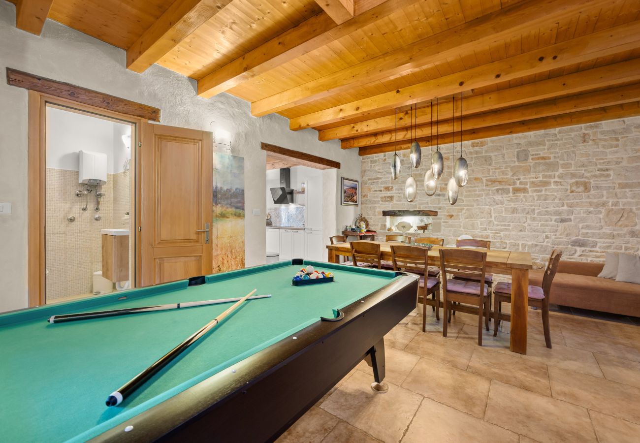 Вилла на Divšici - Villa Boduleri for 9 people in Central Istria with private pool & children playground 
