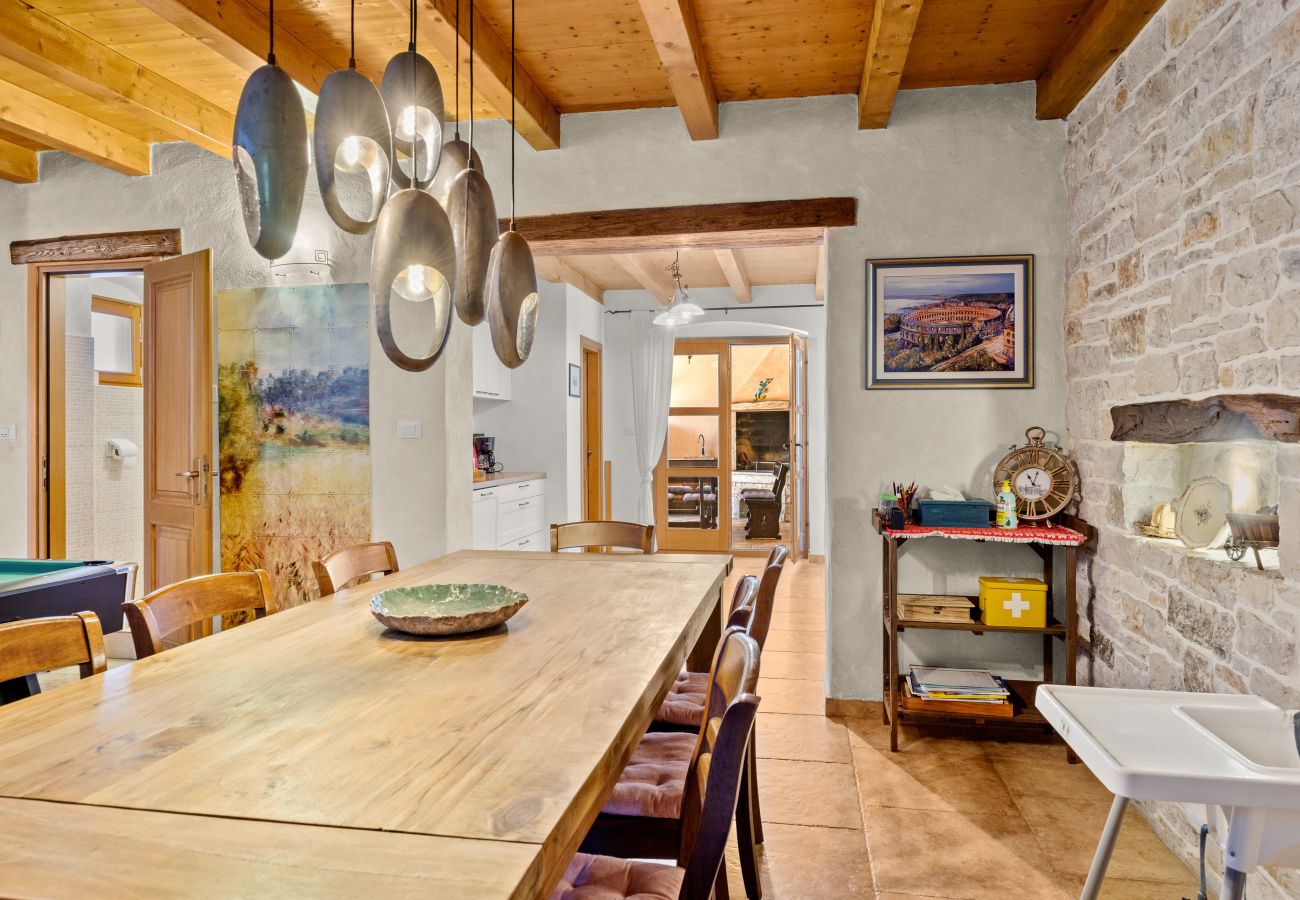 Вилла на Divšici - Villa Boduleri for 9 people in Central Istria with private pool & children playground 