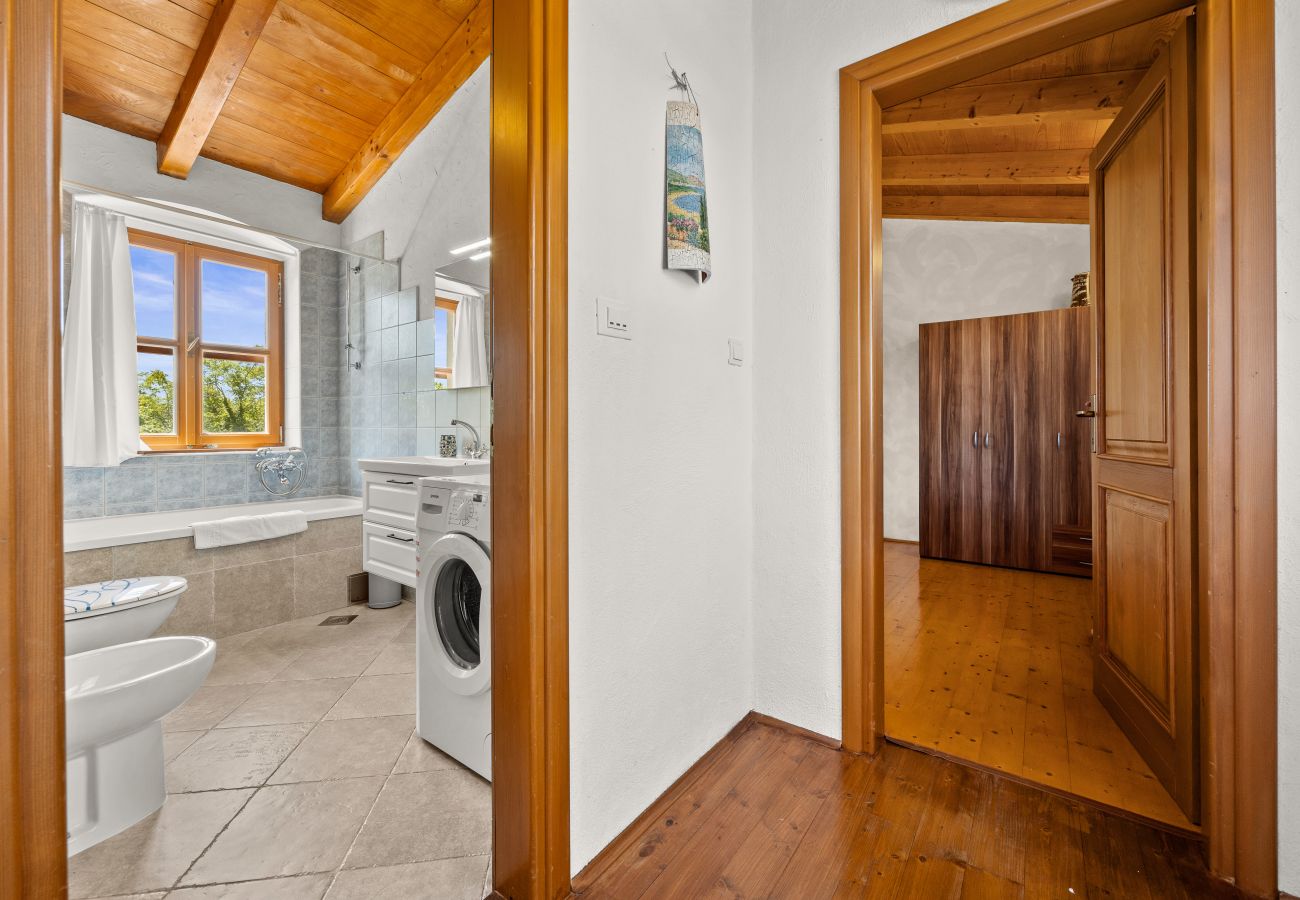 Вилла на Divšici - Villa Boduleri for 9 people in Central Istria with private pool & children playground 