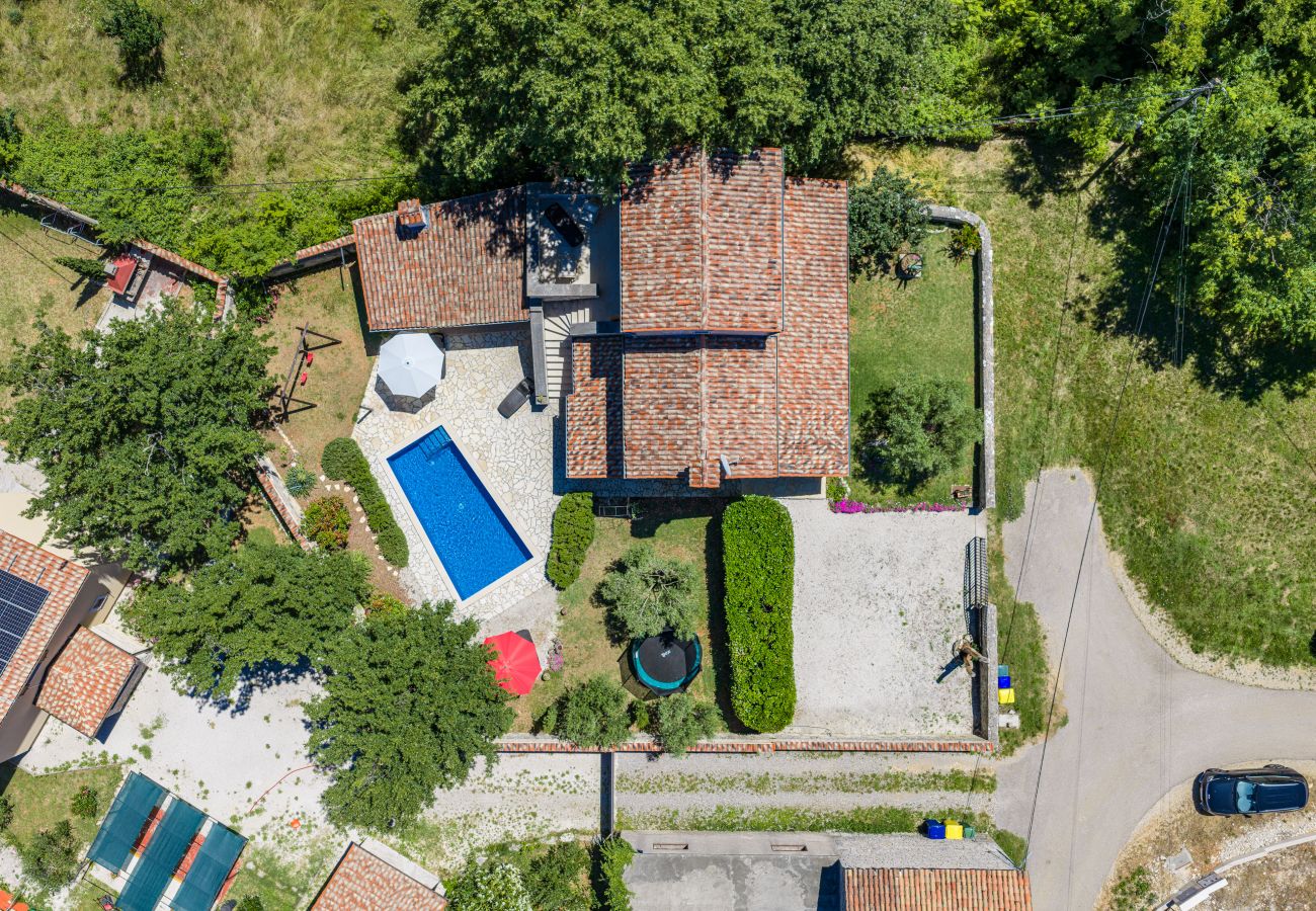 Вилла на Divšici - Villa Boduleri for 9 people in Central Istria with private pool & children playground 