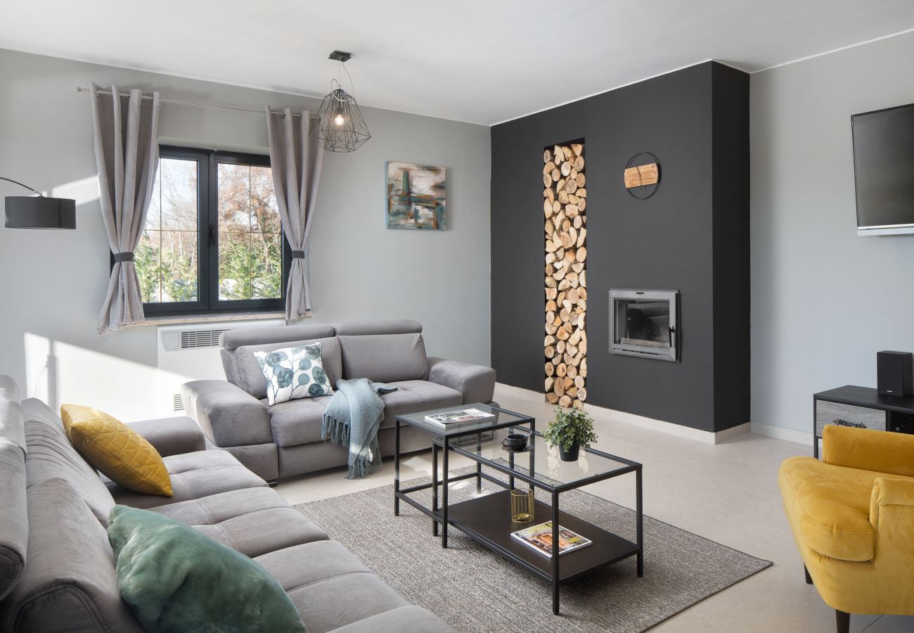 Вилла на Divšici - Villa Korat for 8 people in Central Istria with 49 m2 pool, sauna & children playground