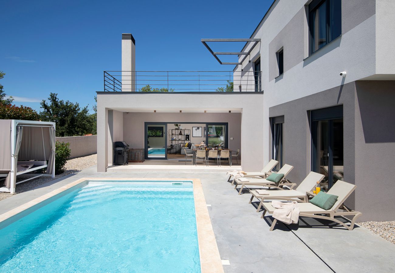 Вилла на Gajana - Villa Median for 10 people with sea view, kids playground & pet friendly - only 3 km from beach 