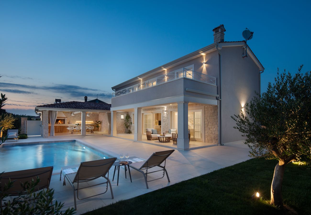 Вилла на Žminj - Luxury Gabriel Residence for 8 people with 32 m2 private salt-water pool in Central Istria 
