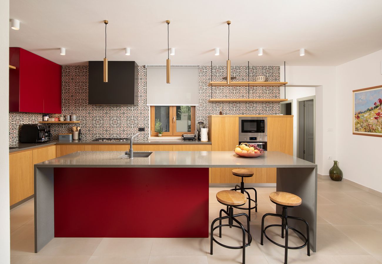 Вилла на Šišan - Casa Ginetto for 8 people near Pula with infinity 45 m2 and extra kids pool & large garden