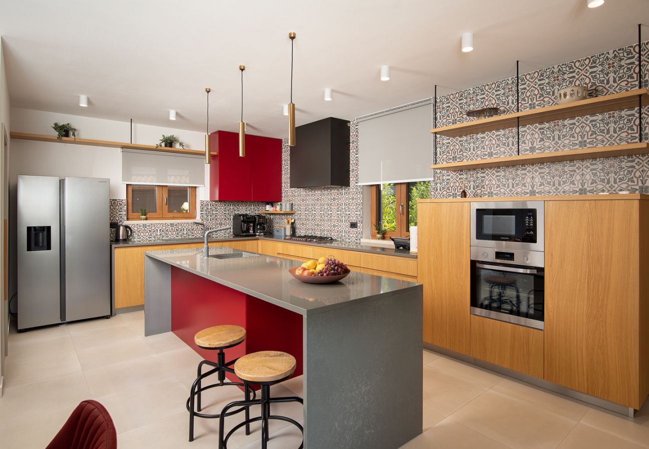 Вилла на Šišan - Casa Ginetto for 8 people near Pula with infinity 45 m2 and extra kids pool & large garden