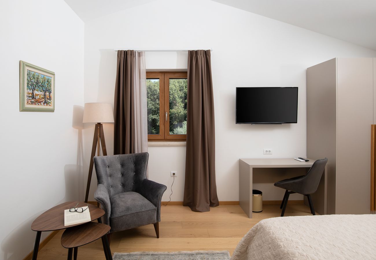 Вилла на Šišan - Casa Ginetto for 8 people near Pula with infinity 45 m2 and extra kids pool & large garden