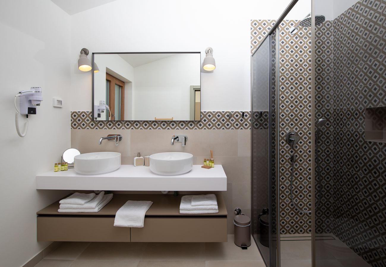 Вилла на Šišan - Casa Ginetto for 8 people near Pula with infinity 45 m2 and extra kids pool & large garden