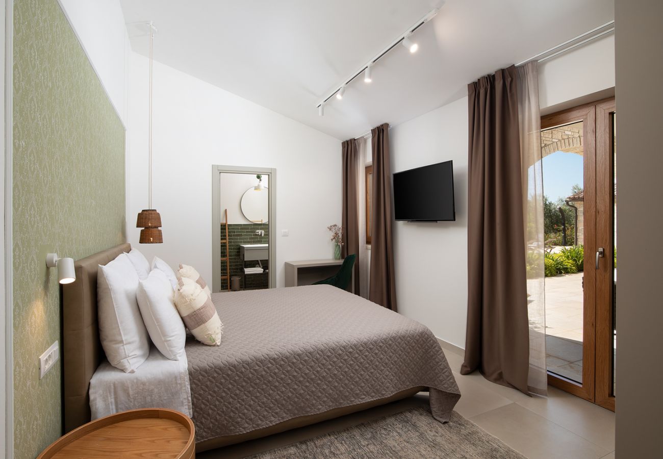 Вилла на Šišan - Casa Ginetto for 8 people near Pula with infinity 45 m2 and extra kids pool & large garden