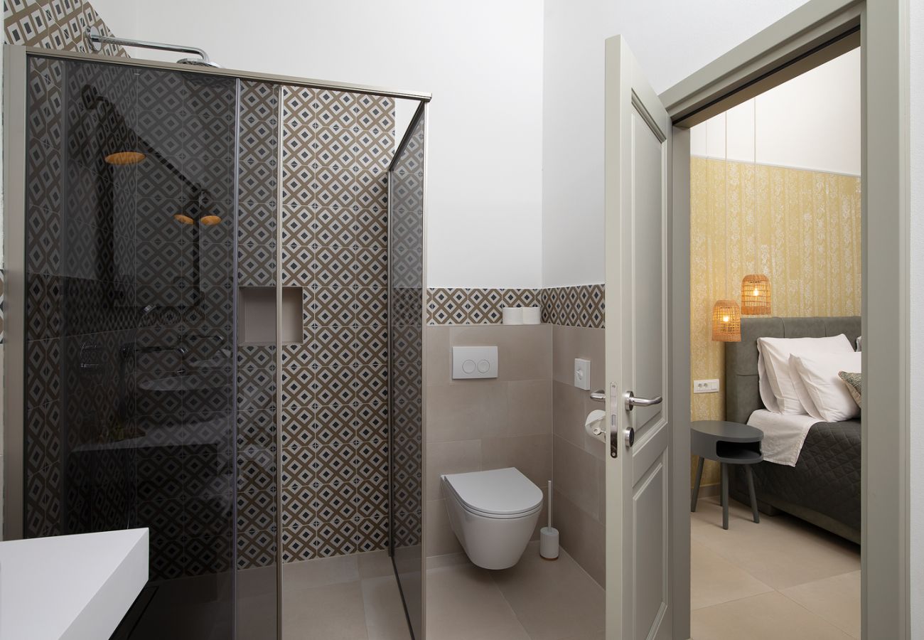 Вилла на Šišan - Casa Ginetto for 8 people near Pula with infinity 45 m2 and extra kids pool & large garden